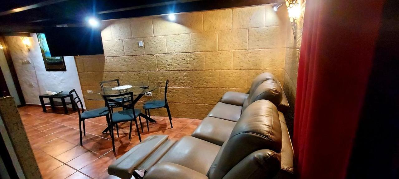 Aloelux Villa !! - Private Villa With Pool , Jacuzzi, Cinema, Massage ,Wonderful View, Art Desing Villa تياس المظهر الخارجي الصورة