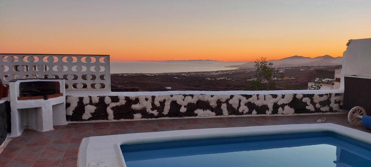 Aloelux Villa !! - Private Villa With Pool , Jacuzzi, Cinema, Massage ,Wonderful View, Art Desing Villa تياس المظهر الخارجي الصورة