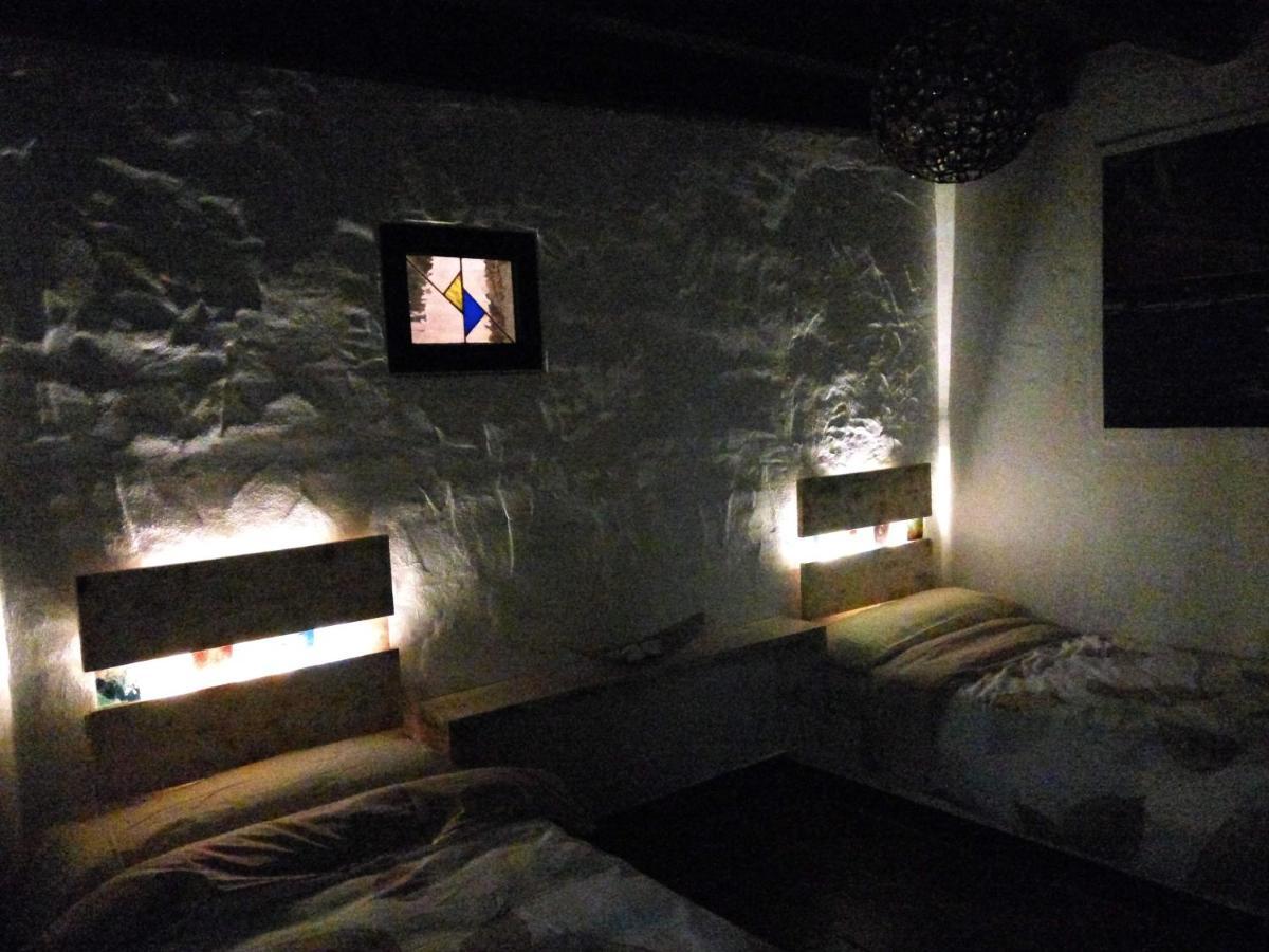 Aloelux Villa !! - Private Villa With Pool , Jacuzzi, Cinema, Massage ,Wonderful View, Art Desing Villa تياس المظهر الخارجي الصورة