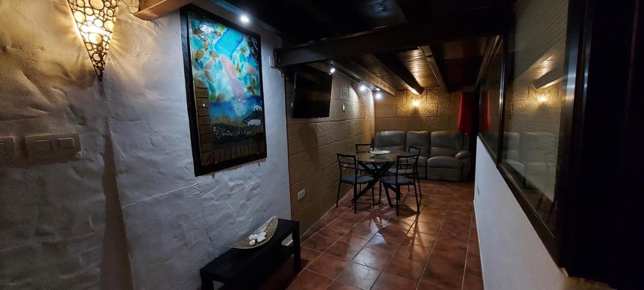 Aloelux Villa !! - Private Villa With Pool , Jacuzzi, Cinema, Massage ,Wonderful View, Art Desing Villa تياس المظهر الخارجي الصورة