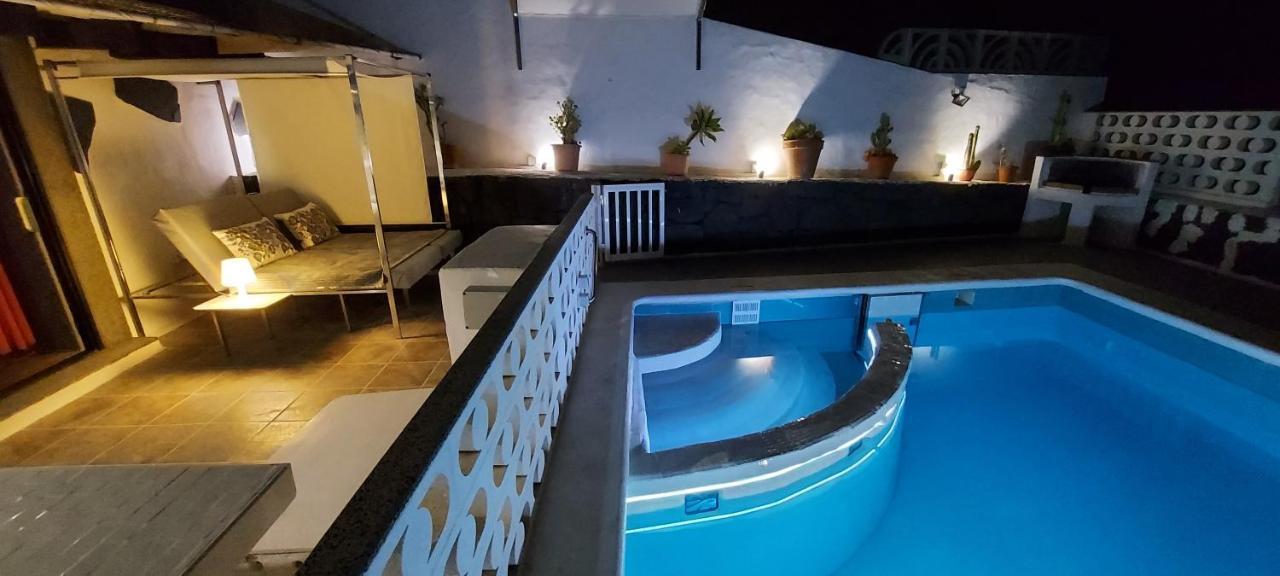 Aloelux Villa !! - Private Villa With Pool , Jacuzzi, Cinema, Massage ,Wonderful View, Art Desing Villa تياس المظهر الخارجي الصورة