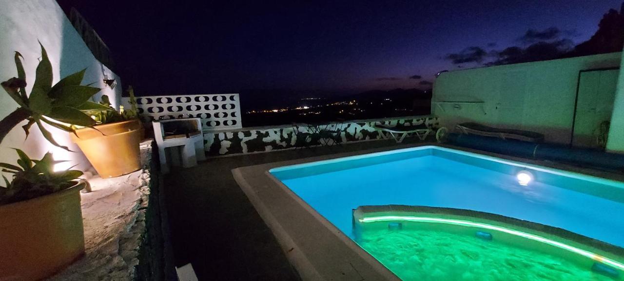 Aloelux Villa !! - Private Villa With Pool , Jacuzzi, Cinema, Massage ,Wonderful View, Art Desing Villa تياس المظهر الخارجي الصورة
