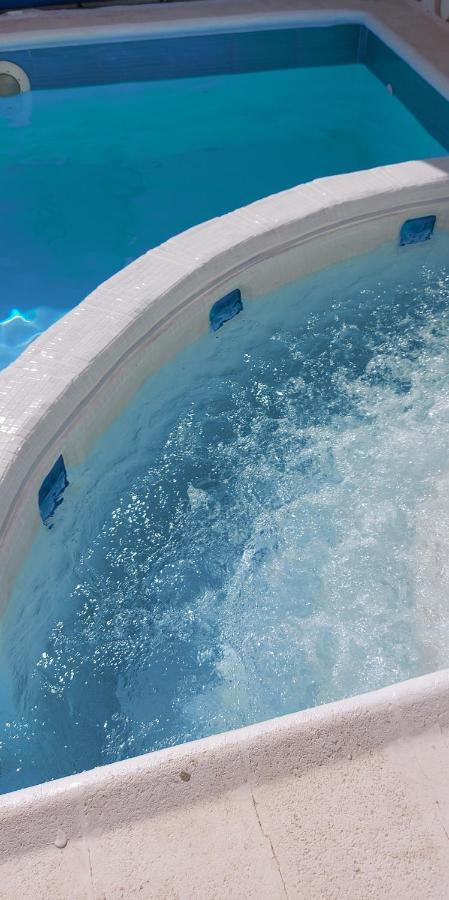 Aloelux Villa !! - Private Villa With Pool , Jacuzzi, Cinema, Massage ,Wonderful View, Art Desing Villa تياس المظهر الخارجي الصورة