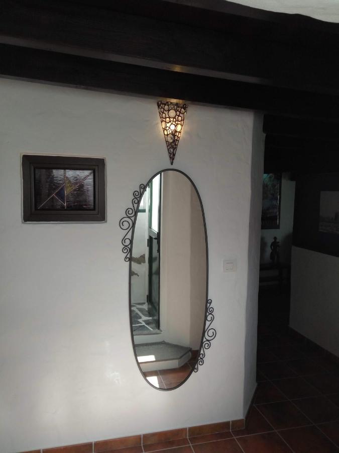 Aloelux Villa !! - Private Villa With Pool , Jacuzzi, Cinema, Massage ,Wonderful View, Art Desing Villa تياس المظهر الخارجي الصورة